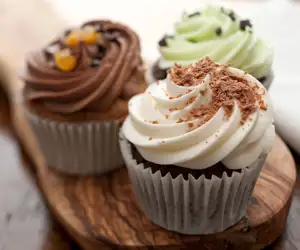 trio of cupcakes